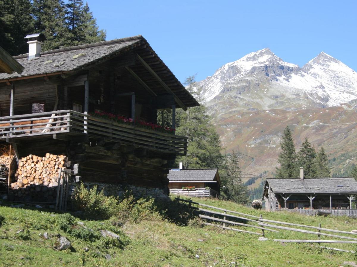 Lovely Holiday Home In Matrei In The Mountains Matrei in Osttirol Room photo