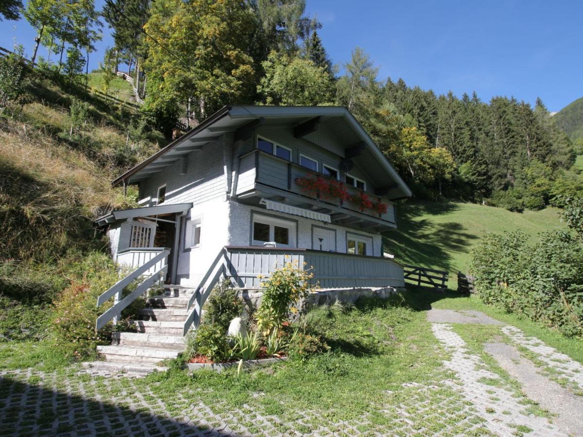 Lovely Holiday Home In Matrei In The Mountains Matrei in Osttirol Room photo