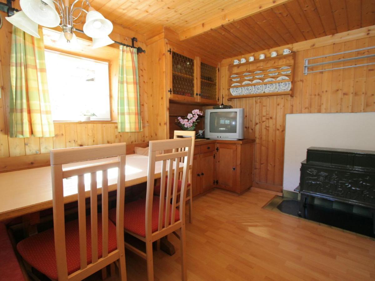 Lovely Holiday Home In Matrei In The Mountains Matrei in Osttirol Room photo